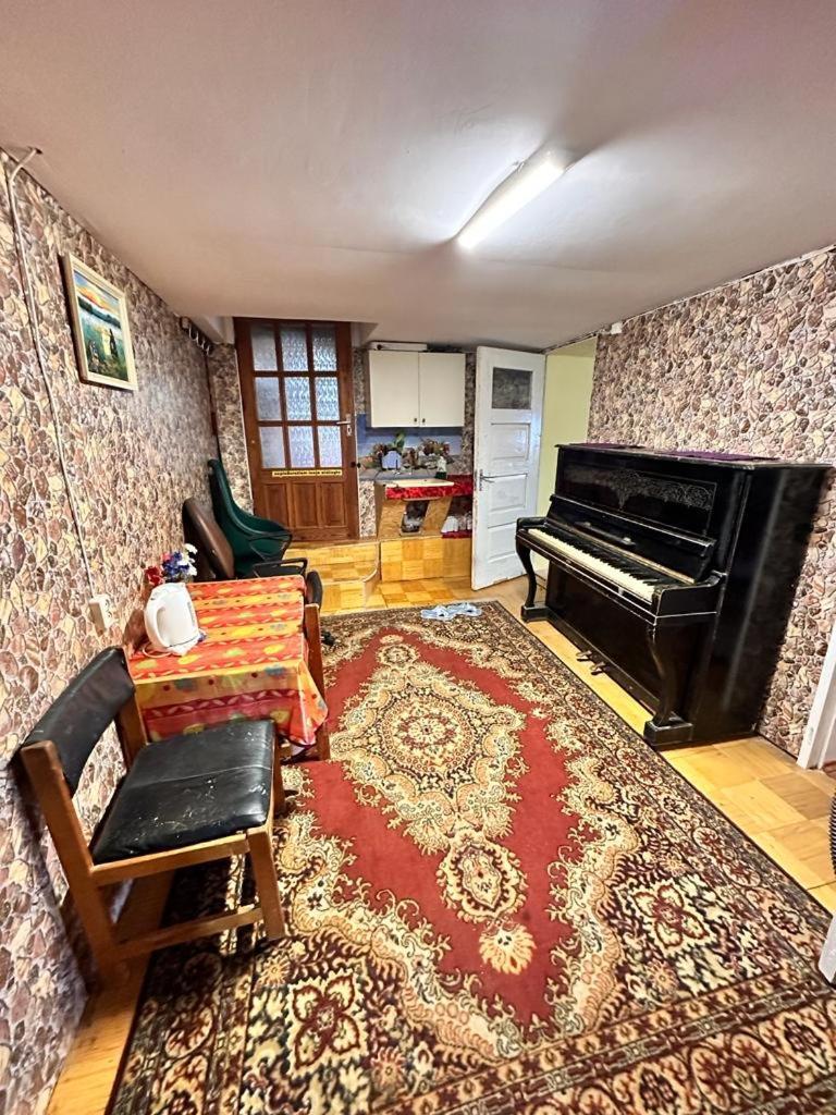 Piekalne Hotel Kalniesi Bagian luar foto